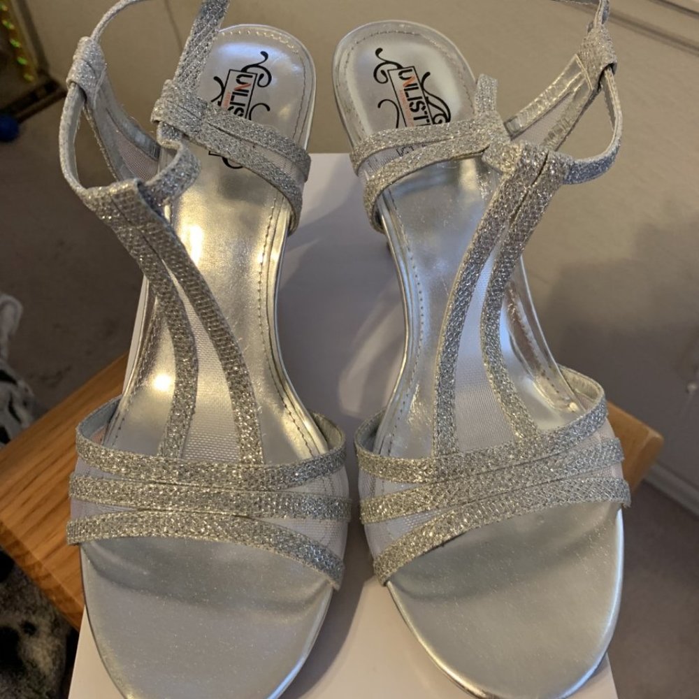 Short heels - Picture 2 of 2